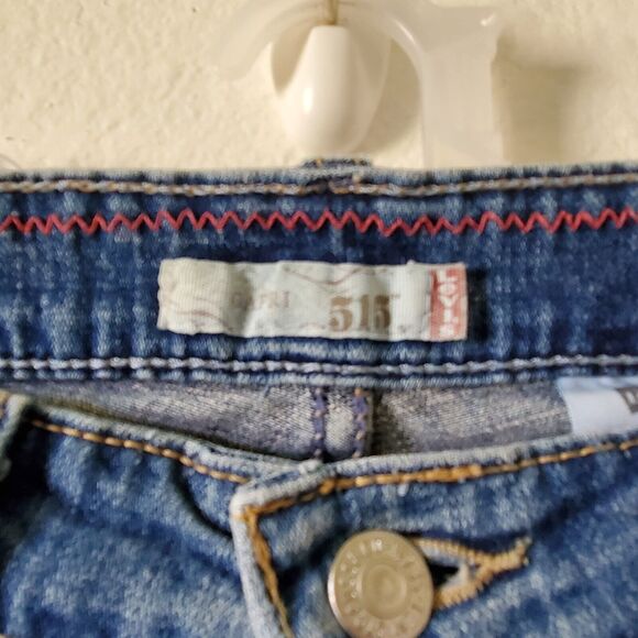 Levi's 515 Capri Jeans Womens 6 Blue Medium Wash Denim Stretch Flap Pockets - Picture 7 of 10